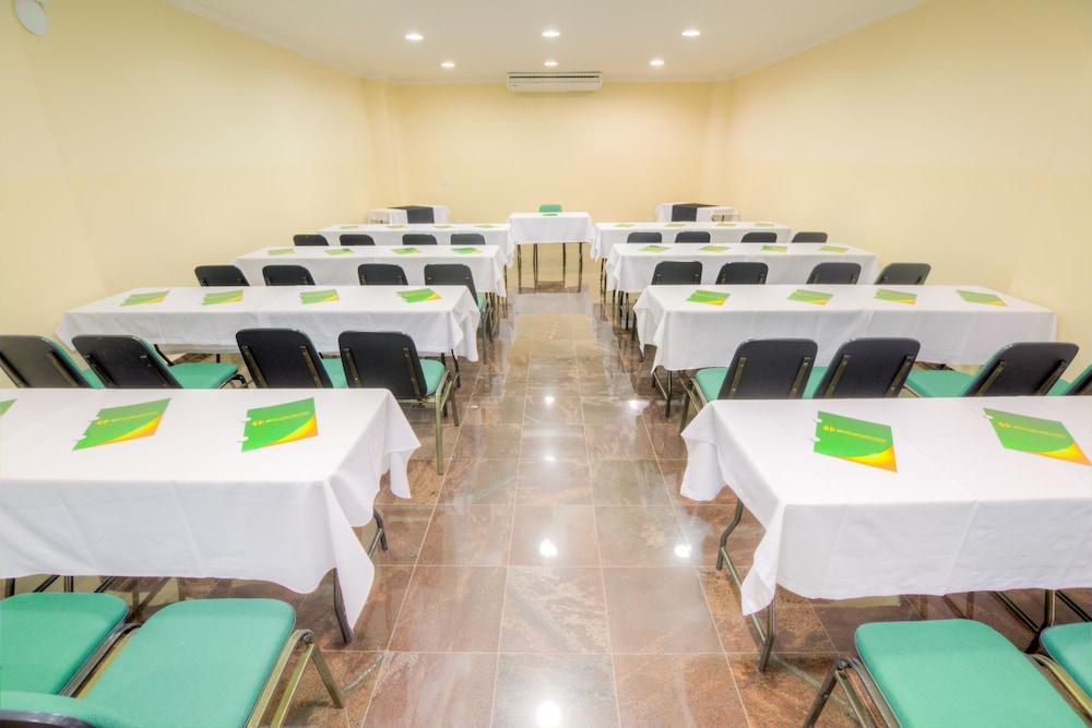 Hotel Golden Park Uberaba By Nacional Inn Zewnętrze zdjęcie