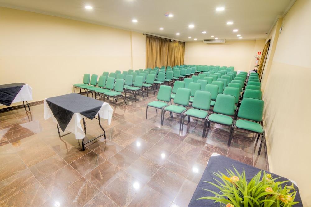 Hotel Golden Park Uberaba By Nacional Inn Zewnętrze zdjęcie